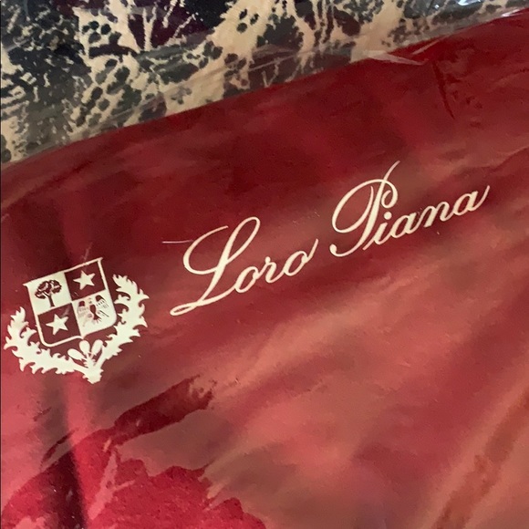 Loro Piana Wool throw/blanket. Used only briefly. - Picture 1 of 3